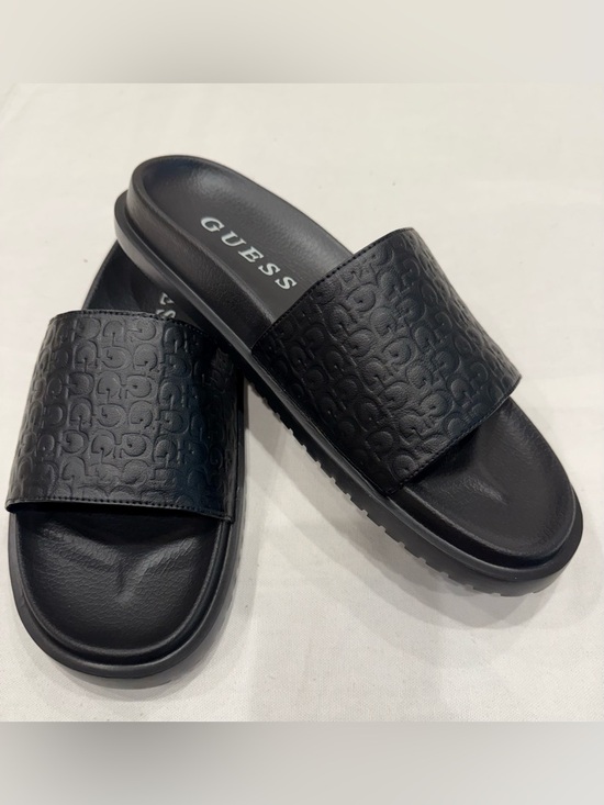 Guess Men\'s Vartino Slide Sandal Color Black